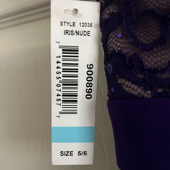 Purple, laced, floor length prom dress. - Picture 4 of 4